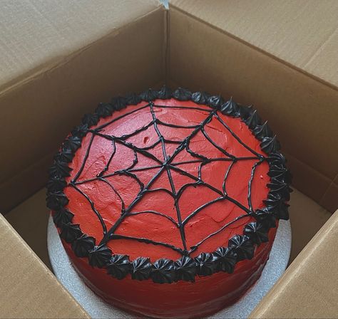 #spiderman #spidermanfarfromhome #spidermanhomecoming #spiderverse #spidergwen #spidermanintothespiderverse #spidermannowayhome #marvel #marvelstudios #marvelcinematicuniverse #cake #cakeideas #chocolatecake Spider Verse Birthday Party Ideas, Miles Morales Birthday Cake, Easy Spiderman Cake, Spiderverse Cake, Simple Spiderman Cake, Miles Morales Cake, Spiderman Cakes, Spiderman Birthday Cake, Marvel Cake