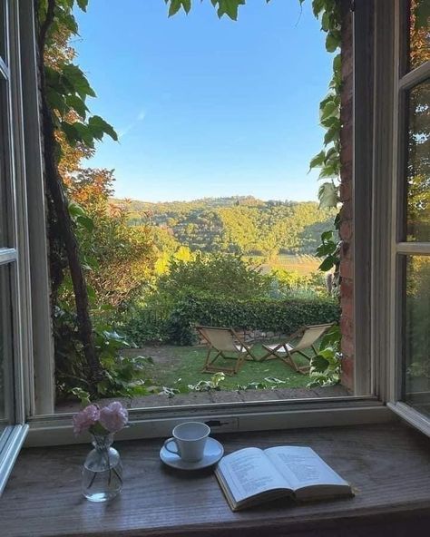 Window View, Italian Summer, Open Window, Through The Window, Nature Aesthetic, Pretty Places, استوديو الصور, 그림 그리기, Summer Aesthetic