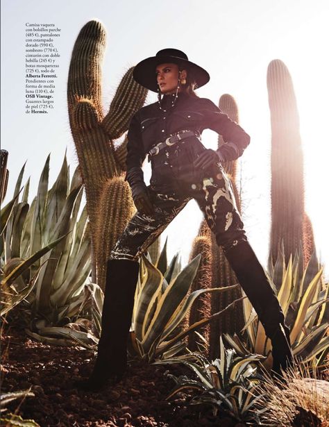 Elena Melnik Wears 'Western Deluxe' Elegance Lensed By Rafa Gallar For ELLE Spain December 2018 Cowgirl Fashion Editorial, Wild West Moodboard, Queer Western Fashion, Western Editorial Photoshoot, Western Fashion Editorial, Country Editorial, Western Editorial, Shooting Pose, Desert Cowboy