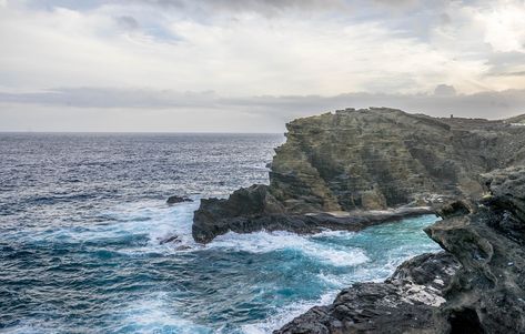 Hawaii Oahu North Shore - Free photo on Pixabay House Of Salt And Sorrows, Oahu North Shore, Where Is Bora Bora, Beach Home Interiors, Lanai Island, North Shore Oahu, Castle Aesthetic, Hawaii Oahu, Tropical Beaches