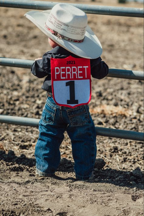 1st Rodeo Birthday Outfit, Country Toddler Boy, Baby Boy Western Outfits, Western Baby Pictures, My First Rodeo Birthday Boy, Country Baby Pictures, Country Babies, Western Baby Clothes, Baby Boy Cowboy