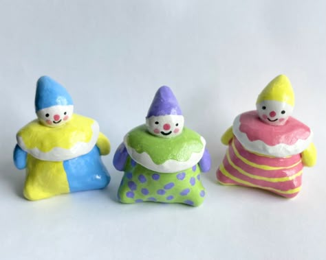 Clay Clown, Clown Doll, Cute Clown, Clay Diy Projects, Circus Art, Danish Pastel, Clay Figurine, Circus Party, Clay Art Projects