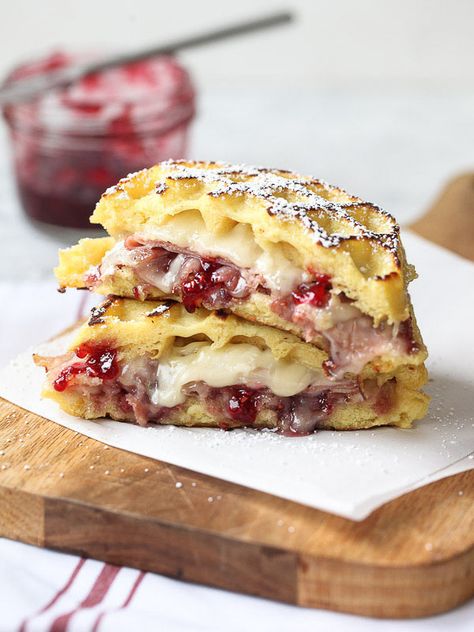 Monte Cristo Waffle Sandwich and a Virtual Babyshower | foodiecrush Resep Sandwich, Waffle Iron Recipes, Waffle Maker Recipes, Frozen Waffles, Fingerfood Party, Waffle Sandwich, Grilled Cheese Recipes, Foodie Crush, Monte Cristo