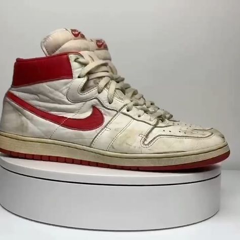 1984 Game Worn Michael Jordan Player Exclusive Nike Air Ship Sample. * added more images, including size stamps #SuplexPhiladelphia… Nike Air Ship, Air Ship, Jordan 1s, Shoe Design, Retro Shoes, Michael Jordan, Trail Running, Vintage Shoes, Nike Jordan