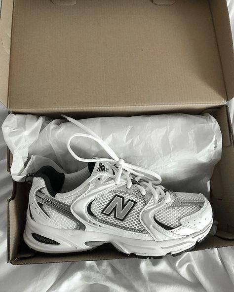 New Balance 530 Shoes, Balance 530 Shoes, New Balance Abzorb, Tenis Air Force, Mode Converse, Looks Hip Hop, Skor Sneakers, Mode Hipster, Trendy Shoes Sneakers