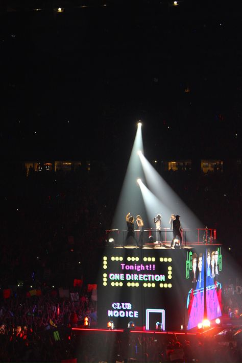 One Direction | Detroit | August 17, 2014 | Where We Are Tour One Direction On Stage Aesthetic, One Direction 2014 Aesthetic, 1d Concert Aesthetic, One Direction Where We Are Tour, One Direction Live Concert, One Direction Concert Aesthetic, One Direction Core, Concert One Direction, One Direction On Stage