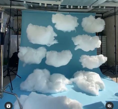 Cloud Photo Booth Backdrop, Outdoor Photoshoot Set Ideas, Sky Theme Photoshoot, Clouds Backdrop Photoshoot, Cotton Cloud Photoshoot Ideas, Cloud Shoot Ideas, Cloud Studio Photoshoot, Light Blue Backdrop Photoshoot, Fake Clouds Photoshoot