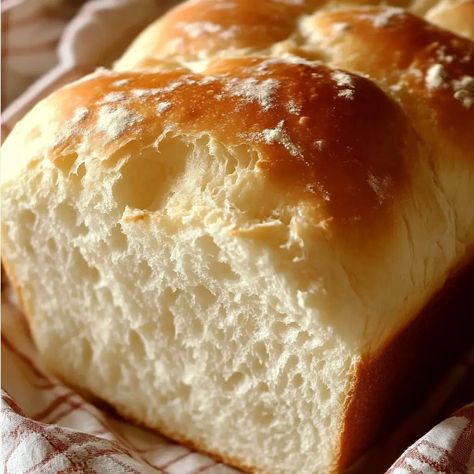 Amish White Bread Sweet Amish Bread, Amish White Bread Recipe Homemade, Amish Deserts, White Bread Recipe Homemade, White Bread Recipes, Country White Bread Recipe, Fluffy White Bread Recipe, Amish White Bread Recipe, Soft White Bread Recipe