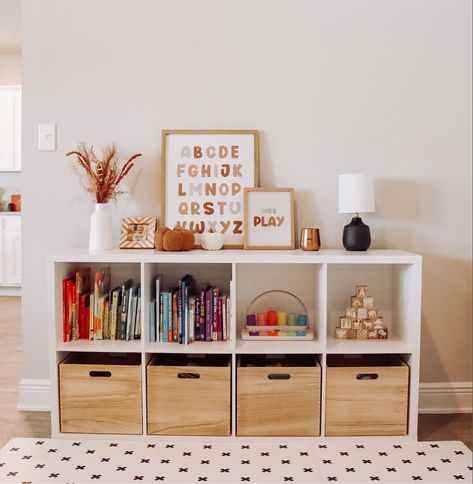 Toddler playroom idea Toy Storage In Playroom, Kids Room Toy And Book Storage, Cubby Organizer Decor, Toy Storage In Dining Room, Toy Storage Ideas Montessori, 4 Cube Toy Storage, Playroom Seasonal Decor, Storage For Toddler Room, Bedroom Toys Storage