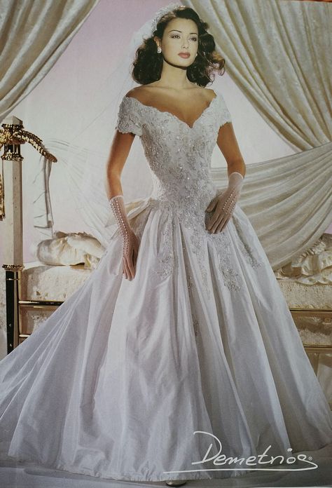 Wedding Dresses 80s, 90s Wedding Dress, 90s Wedding, Sweetheart Wedding Gown, Demetrios Wedding Dress, 80s Wedding, Retro Wedding Dresses, Retro Bridal, Wedding Dress Designers