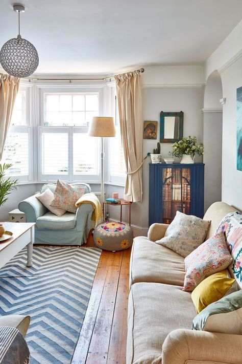 Victorian Small Living Room, Terraced Cottage Interior, Victorian Cottage Living Room, Terraced House Interior Living Rooms, Terrace Living Room Ideas, Terrace House Living Room, Small Victorian Terrace Interior, Victorian Terrace Living Room, Uk Living Room