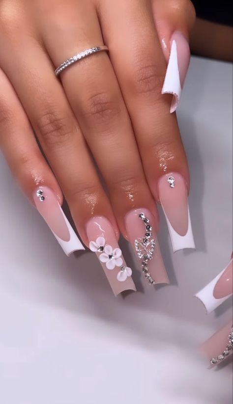 Bling White Acrylic Nails, White Tapered Square Nails With Designs, Prom Square Nails, White Bling Acrylic Nails Rhinestones, Acrylic Nail Designs Tapered Square, White Nail Ideas Acrylic Coffin, White Nail Ideas Acrylic, Cute White Acrylic Nails, Nail Acrylic White