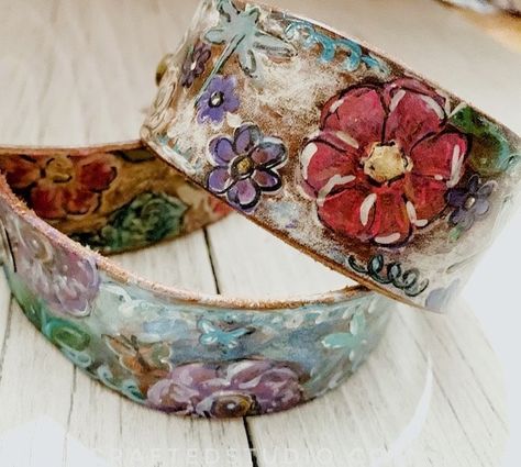 Painted Leather Jewelry, How To Paint Leather, Paint On Leather, Belt Crafts, City Cowgirl, Leather Cuff Bracelet Diy, Cuff Bracelets Diy, Leather Painting, Leather Bracelet Tutorial