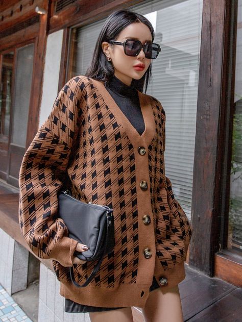 Houndstooth Cardigan Outfit, Houndstooth Cardigan, Blazer Tweed, Shoulder Cardigan, Houndstooth Sweater, Drop Shoulder Cardigan, Houndstooth Coat, Cardigan Outfit, Brown Cardigan