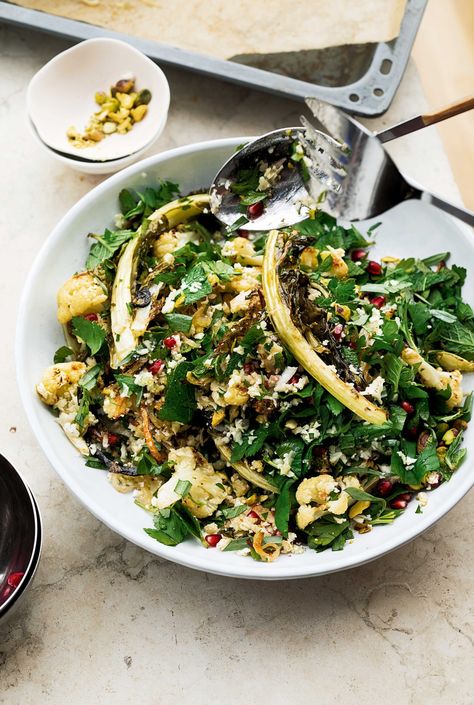 Combining raw and roasted cauliflower this simple cauliflower, pomegranate and pistachio salad from Ottolenghi is an ideal side to roasts. Cauliflower Pomegranate, No Heat Lunch, Yotam Ottolenghi Recipes, Thanksgiving Vegetables, Pistachio Salad, Ottolenghi Recipes, Cauliflower Salad, Yotam Ottolenghi, Roasted Cauliflower