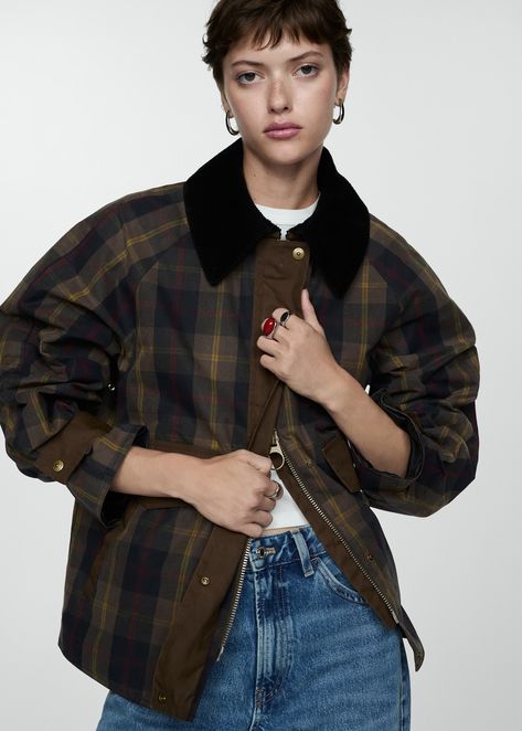 Check parka with contrasting collar - Woman | MANGO United Kingdom Fur Collar Jacket, Contrast Collar, Brown Plaid, Plaid Jacket, Daily Dress, Parka Jacket, Light Jacket, Fall Trends, Easy Wear