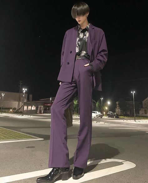 Korean Men Suit, Guys Prom Outfit, Aesthetic Guy Outfits, Prom Outfits For Guys, Boys Aesthetic Outfits, Prom Suits For Men, Fashion Models Men, Suits Korean, Purple Suits