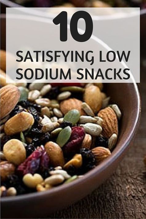 These snacks are delicious and some of my most favirite! To cut back on excess salt, try reaching for one of these tasty snacks that deliver in taste without all the sodium. Tasty Low Sodium Recipes, No Salt Desserts, Low Sodium Snack Ideas, Healthy Low Sodium Snacks, Low Sodium Snacks On The Go, Low Salt Appetizers, Low Salt Foods, Sodium Foods, Low Sodium Snacks