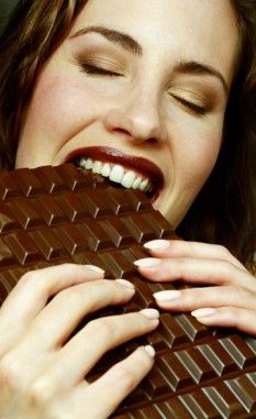 Eating Chocolate 5 times a week while prego gives you a 40% less chance of getting pre-eclampsia.... I will take any excuse to eat chocolate. Mothers Day Chocolates, I Love Chocolate, Love Chocolate, Chocolate Bar, Chocolate Lovers, Dark Chocolate, Chocolates, Sweet Tooth, Comfort Food