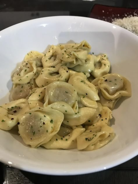 Tortellini Pasta Aesthetic, Tortellini Aesthetic, Homemade Tortellini, Läcker Mat, Deilig Mat, Food Goals, Food Is Fuel, Okra, Tortellini