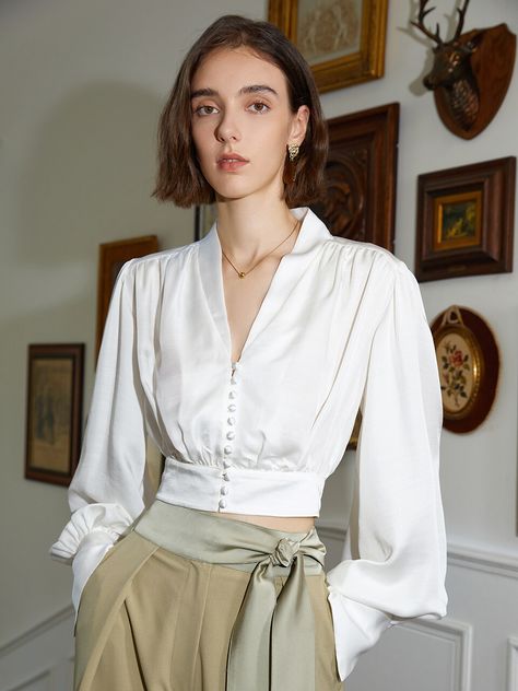 White Shirt For Women, Button Down Crop Top, Minimalist Blouse, Autumn Clothing, Silk Outfit, Cropped Tops, Vintage Button, Crop Blouse, Silk Crepe