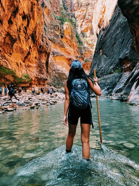 Hiking Hiking Zion National Park, Zion Picture Ideas, Zion National Park Outfit, Goal Pictures, The Narrows Zion National Park, National Park Ranger, Hiking Poses, Zion Hikes, Zion Narrows