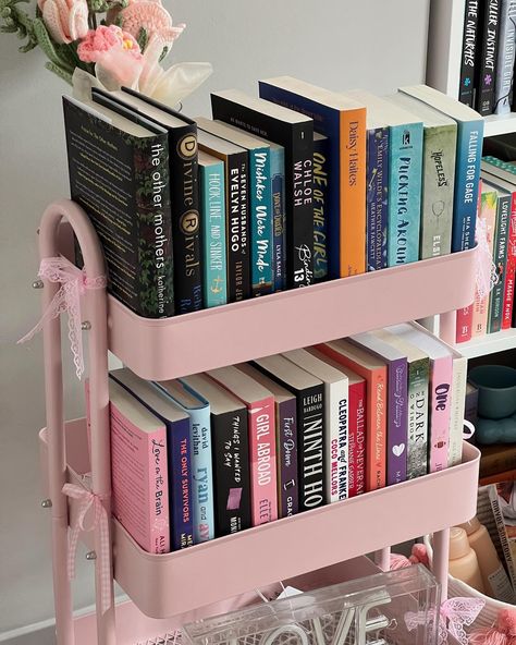 girls weekend 🎀🫖📖💐🎾👯‍♀️ Bedroom Organizer Ideas, Pink Bedroom Ideas Aesthetic, Bedroom Ideas Aesthetic Pink, Cute Bedroom Ideas Aesthetic, Simple Aesthetic Bedroom, Organizer Ideas Bedroom, Pink Aesthetic Bedroom Ideas, Pink Aesthetic Bedroom, Spaces Aesthetic