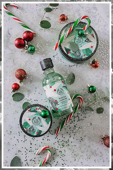 Christmas Skincare Ideas - Discover the full collection of top-rated natural skin care products and its best sellers. The Body Shop Christmas, Christmas Beauty Products, Christmas Bath Products, The Body Shop Aesthetic, Christmas Skin Care, Body Shop Christmas, Body Shop Products, Skincare Christmas, Christmas Skincare