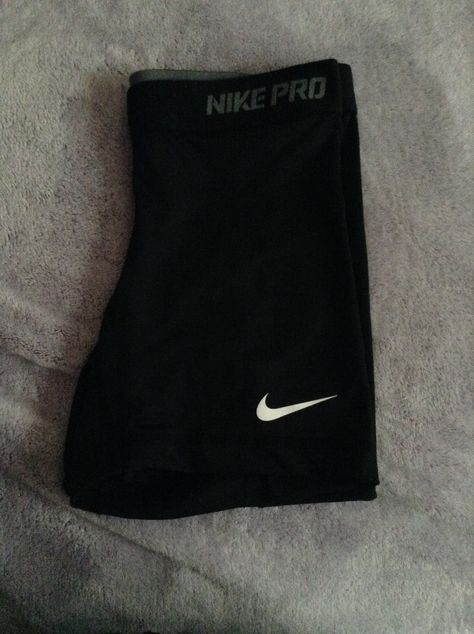 Nike Pros Aesthetic, Nike Pro Shorts Outfit, Amazon Workout Clothes, Black Nike Shorts, Cute Nike Outfits, Mode Zara, Nike Style, Nike Pro Shorts, Baggy Clothes