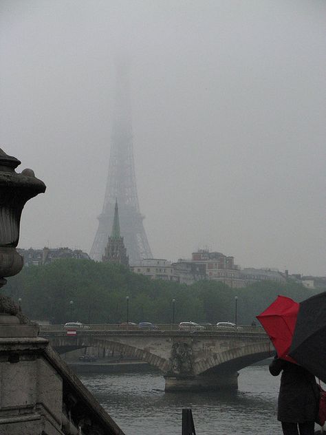 Rainy Day In Paris Aesthetic, Rainy Paris Aesthetic, Paris Rainy Day, Rainy Day In Paris, Paris In The Rain, Rainy Paris, Paris Dream, France Aesthetic, Paris Vibes