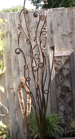 Rustic Garden Art Ideas, Diy Garden Trellis, Ferns Garden, Garden Sculptures, Backyard Diy, Metal Yard Art, Have Inspiration, Metal Garden Art, Metal Tree