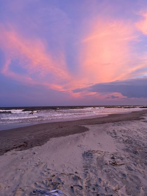 Charleston South Carolina Outer Banks, Charleston Sc Aesthetic, Charleston South Carolina Aesthetic, Charleston North Carolina, South Carolina Aesthetic, Charleston Sc Beaches, Charleston Beach, Charleston Trip, South Carolina Beach