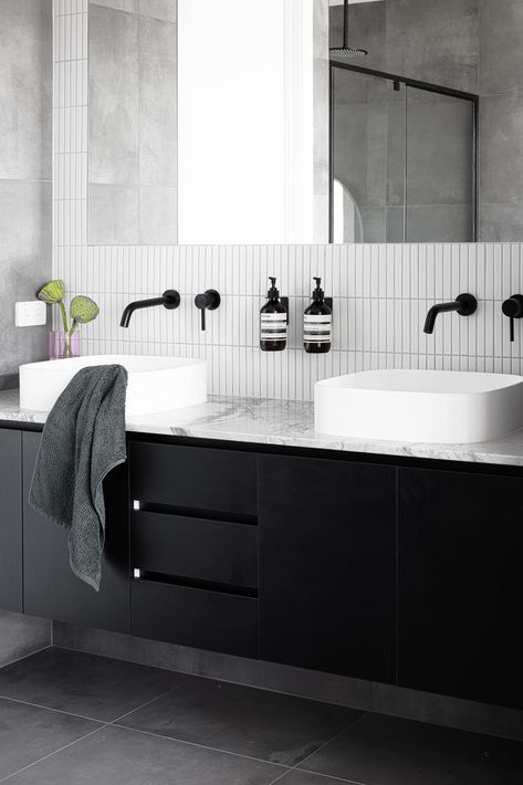 Black Vanity With Black Floor, Matt Black Bathroom Fittings, Modern Bathroom Black Vanity, Black Bathroom Cabinets Modern, Black Tapware Bathroom, Black Bathroom Fittings, Bathroom Black Vanity, Black Bathroom Cabinets, Grey Tile Bathroom