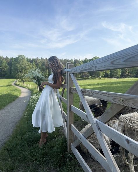 Countryside Girl, Cottage Core Aesthetic, French Countryside, Spring Aesthetic, English Countryside, European Summer, Country Living, Farm Life, Instagram Aesthetic