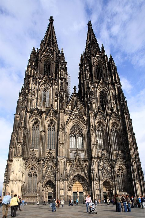 Kölner Dom in Köln, Germany. The square around ths church is one of the happiest and most exciting places I have been.  I want to go back so I can climb to the top! Cologne Cathedral Germany, Goth Castle, Church Aesthetic, Gothic Buildings, Gothic Cathedrals, Cathedral Architecture, Germany Castles, Architecture Design Drawing, Cologne Germany