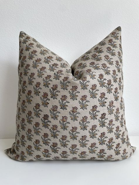 PRICES MAY VARY. 100% Linen Collins pillow features rose-colored flowers accented by hints of blush-pink, rust, and green against a neutral background on organic linen. This pillow brings a calming and soothing touch of freshness to any space. A perfect neutral! Canyon Theory Studio pillow covers are a testament to the art of hand block printing. They are meticulously handcrafted from 100% natural organic linen fabric on front and feature 100% organic cotton duck-canvas fabric on the reverse. In Throw Pillows Farmhouse, Block Print Bedding, Living Room Throw Pillows, Pillows On Bed, Kantha Pillow Covers, Neutral Throw Pillows, Block Print Quilt, Vintage Pillow Cases, Neutral Background