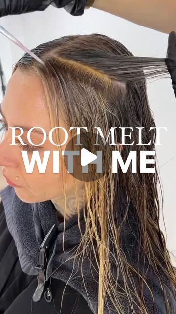 CARLY  ZANONI • Color & Placement Expert For Hairstylists on Instagram: "LET’S ROOT MELT A MONEY PIECE 💸

🔥But first: Comment FRAMEWORK below and I’ll send you the link to watch my FREE masterclass on how I went from winging it with blonding to feeling confident. 

Here’s what I do: 
👉🏼 apply a demi permanent color that’s the same level (or 1 level lighter) than the natural 
👉🏼 tap it on right at the root and don’t drag it down 
👉🏼 comb to blend 

🎉 I created a brand new course called Foundations of Foiling and in it there’s an entire module on what I call blonding “add ons” and root melting is one of those blonding add ons. 

I go in depth about my new FoF course in my FREE masterclass where I also talk about how I went from feeling terrified and anxious about blonding to feeling How To Root Melt Hair At Home, Highlights With A Root Smudge, Fall Root Melt Hair, Root Melt How To, Shadow Root Technique, Root Melt Tutorial, Level 7 Root Melt, Root Smudge Tutorial, Root Melt Technique