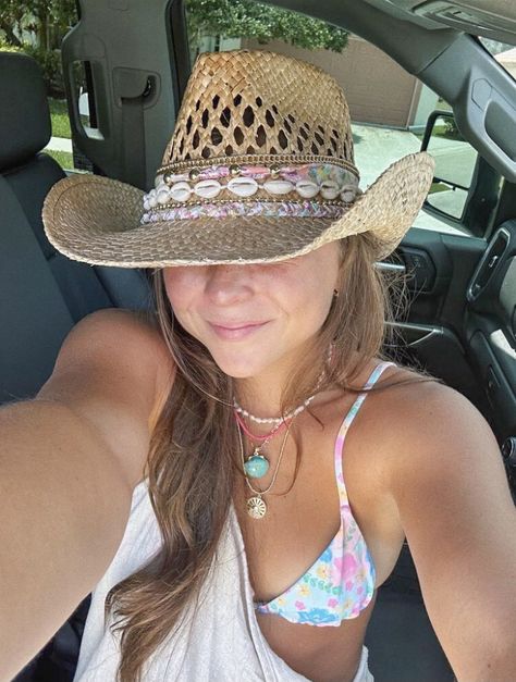 Anastowell Profile, Solo Beach Pics Aesthetic, Costal Cowboy, Summer Country Concert Outfit, Cowboy Hat Bands, Beachy Aesthetic, Country Summer, Preppy Girls, Selfie Inspo