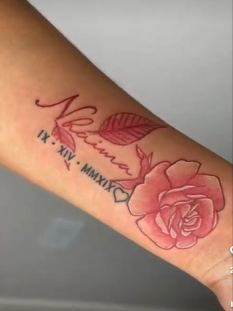 Tattoo For My Mom Ideas Mother Daughters, Baddie Name Tattoos, Tattoos Of Moms Name, Moms Name Tattoo Ideas Daughters, Tattoo Ideas With Mom And Daughter, Tattoo To Get For Your Mom, Medium Size Tattoos For Women Arm, Parents Name Tattoos Ideas For Women, Family Name Tattoo Ideas For Women