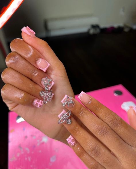 Pink Short Acrylic Nails With Diamonds, Short Pink Birthday Nails, Short Blinged Out Nails, Short Nails Black Women, Tiktok Nails, Short Pink Nails, Shiny Nails Designs, Overlay Nails, Girly Acrylic