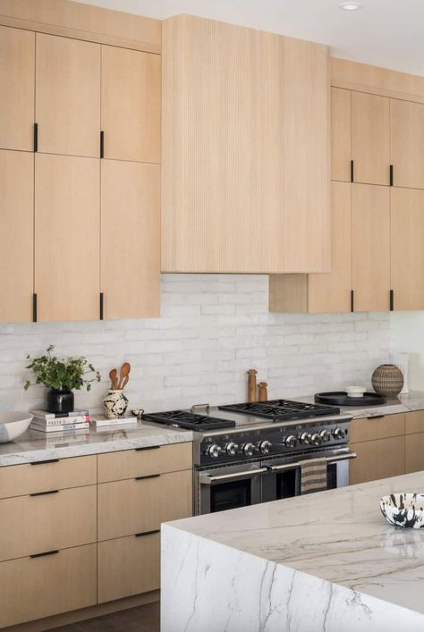 Flat Wood Kitchen Cabinets, Modern Maple Kitchen, White Oak Kitchen Cabinets, White Oak Kitchen, Built In Banquette, Maple Kitchen, Cozy Breakfast Nook, Sonoma California, Oak Kitchen Cabinets