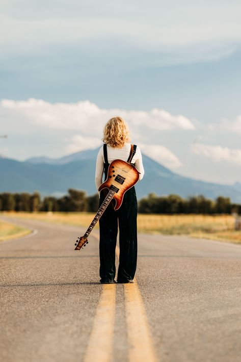 Senior Picture Ideas For Music Lovers, Musician Senior Photos, Guitar Portrait Photography, Iconic Music Photos, Graduation Pictures With Guitar, Musician Branding Photoshoot, Guitar Shop Photoshoot, Senior Picture With Instrument, Senior Photo With Guitar