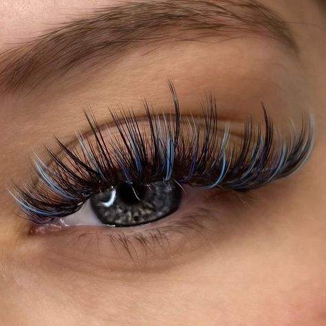 Classic Lash Extensions With Color, Christmas Lashes Extensions, Christmas Lash Extensions, Coloured Eyelash Extensions, Lashes Lengths, Eyelash Extensions Pictures, Lashes With Color, Color Eyelashes, Lashes Ideas