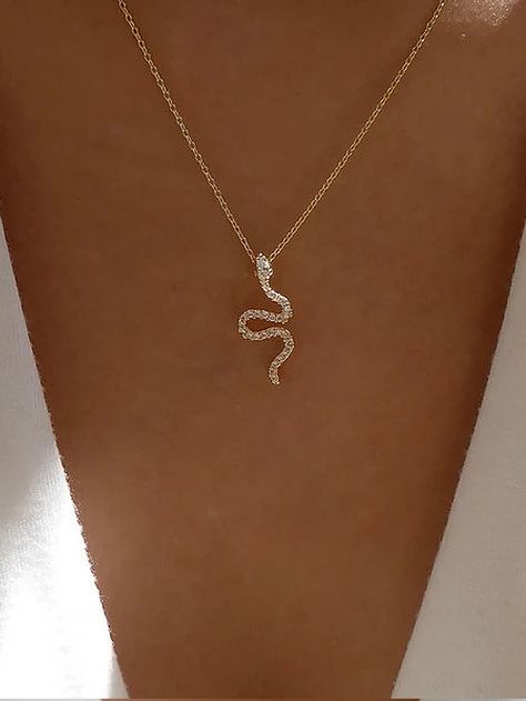 Serpent Jewelry, Pretty Jewelry Necklaces, Snake Pendant, Snake Jewelry, Jewelry Accessories Ideas, Snake Necklace, Gold Charm Necklace, Silver Snake Chain, Classy Jewelry