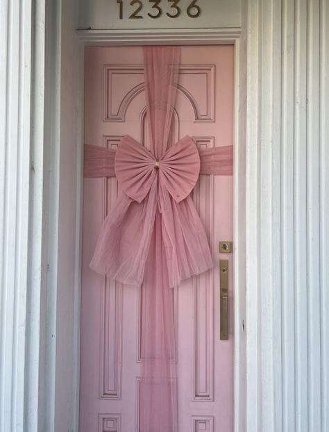 pink | aesthetic | bow | princess | princess aesthetic | accessories | coquette | cottage | magical | pink girl | princess style | coquette core Lila Party, حفل توديع العزوبية, Pink Door, Deco Originale, Pink Girly Things, Pink Houses, Everything Pink, Pink Princess, Christmas Aesthetic