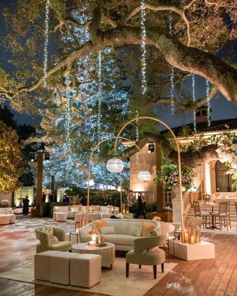 Colin Cowie Lifestyle (@colincowielifestyle) • Instagram photos and videos Modern Gazebo, Colin Cowie Wedding, Colin Cowie, Courtyard Landscaping, Wedding Lounge, Lounge Party, Wedding Planning Decor, Indian Home Design, Wedding Set Up