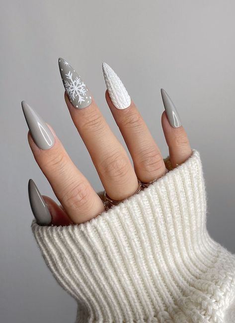 Grey Nails Christmas, Holiday Silver Nails, Grey White Nails Design, White Silver Winter Nails, Christmas Grey Nails, Grey Winter Nails Acrylic, Gray Holiday Nails, Grey Christmas Nail Designs, Gray Snowflake Nails