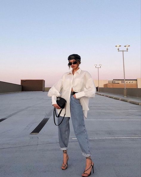 2020 Street Style, Glam Outfit, Looks Street Style, Oversized Blouse, Trik Fotografi, Mode Inspo, Looks Chic, 가을 패션, Parking Lot