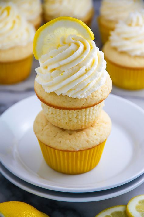 One-Bowl Lemon Ricotta Cupcakes - supremely moist and flavorful! These were so easy to make and everyone loved them. Ricotta Icing Recipe, Ricotta Icing, Ricotta Cupcakes, Creative Christmas Treats, Lemon Cupcakes Recipe, Lemon Cupcake Recipe, Delicious Cupcakes Recipes, Lemon Ricotta Pancakes, Icing Recipes