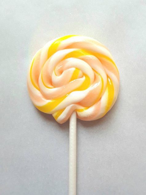 Big Lollipops, Candy Lollipops, Swirl Lollipops, Christmas Lollipops, Yellow Candy, Lollipop Candy, Bachelorette Favors, Tropical Punch, Candy Art